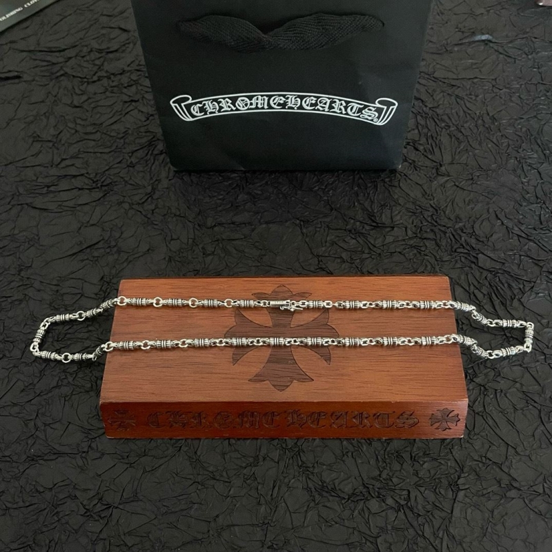 Ch*0me He**ts necklaces